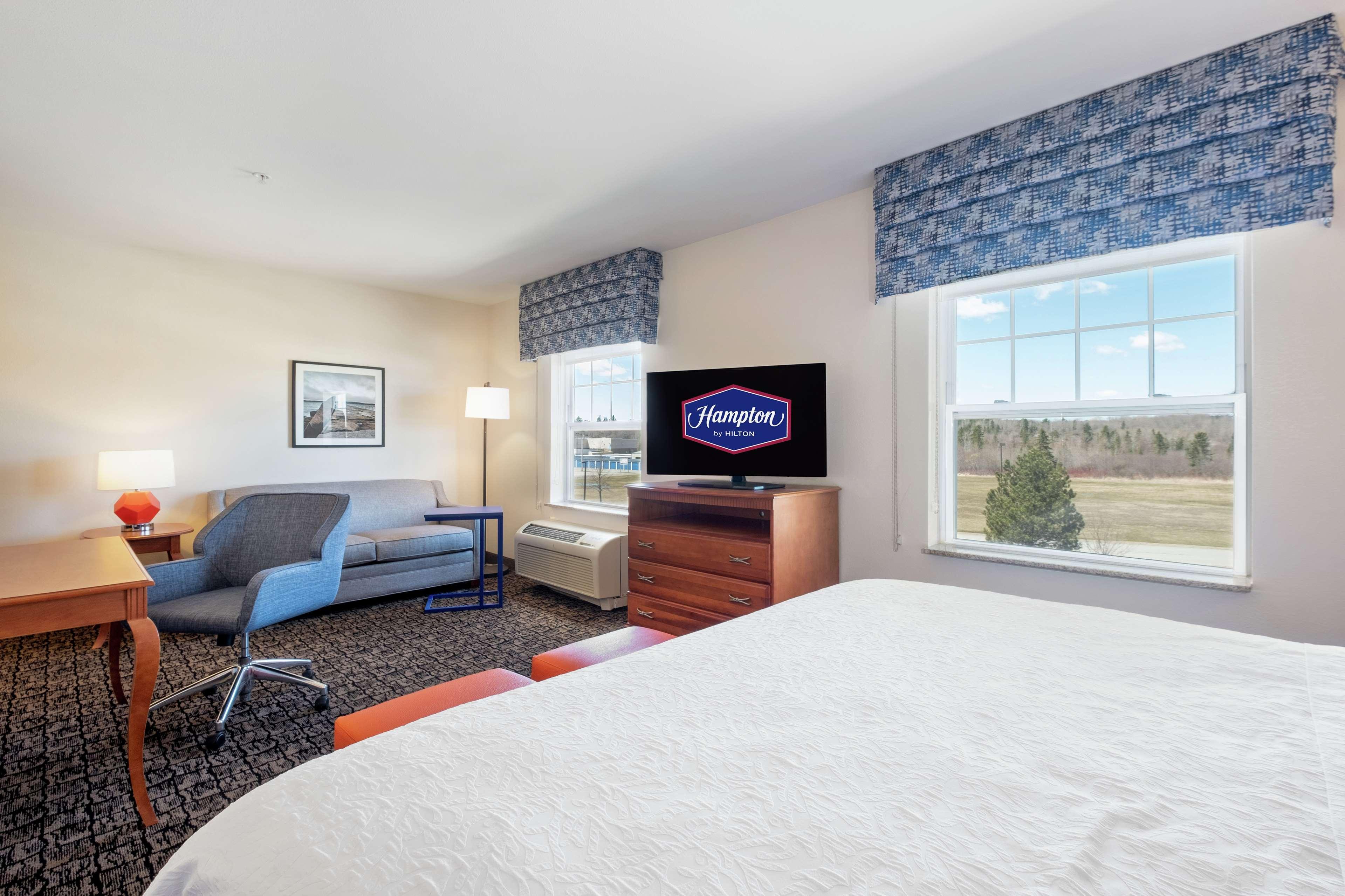 Hampton Inn & Suites Rockland Thomaston Exterior photo